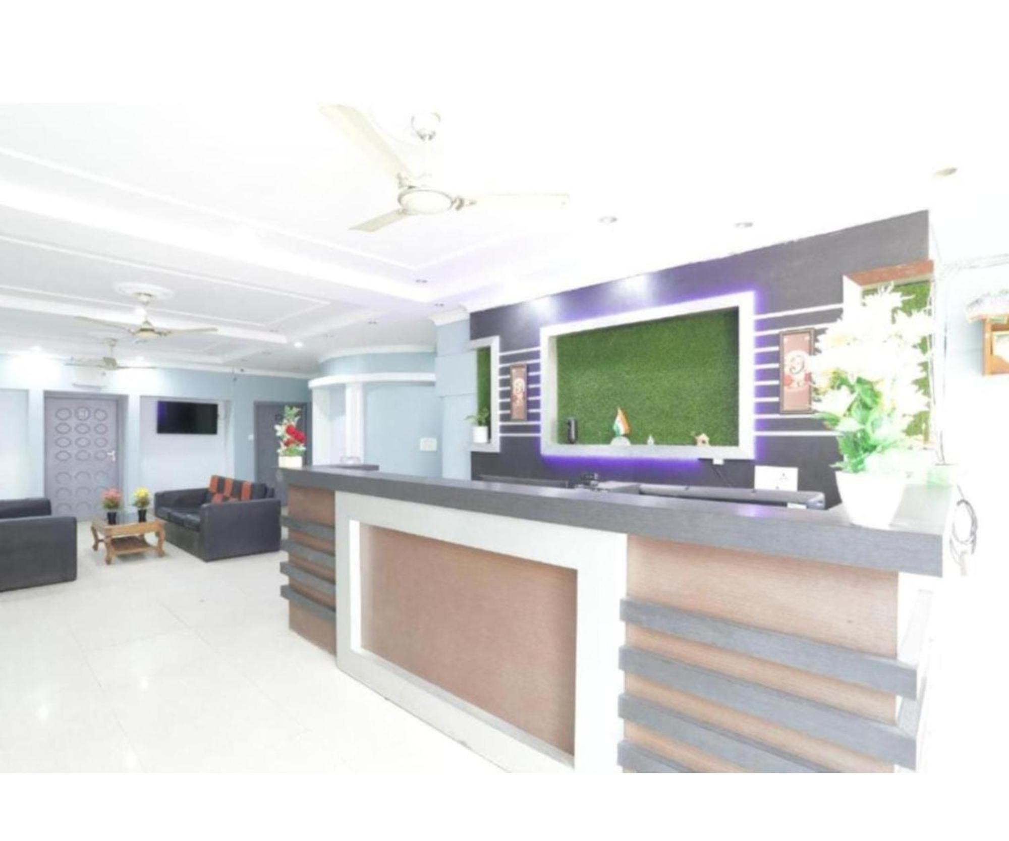 Day S Inn Luxury Stay Near Care Hospital In Budget Friendly Price Best Seller Bhuvanesvar Kültér fotó