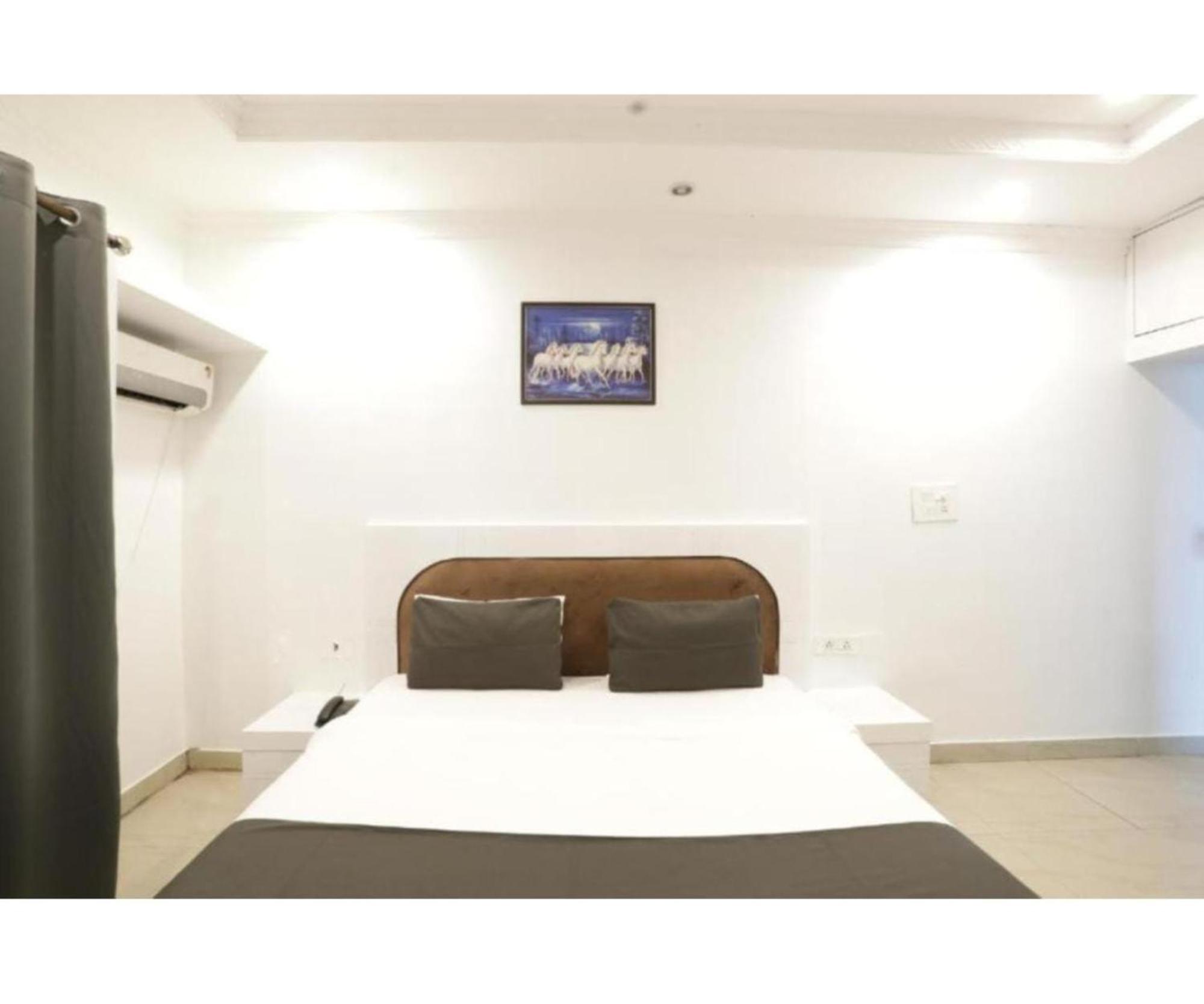 Day S Inn Luxury Stay Near Care Hospital In Budget Friendly Price Best Seller Bhuvanesvar Kültér fotó